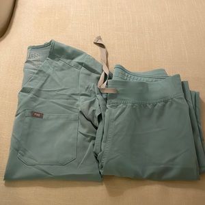 FIGS Seaglass Scrubs!